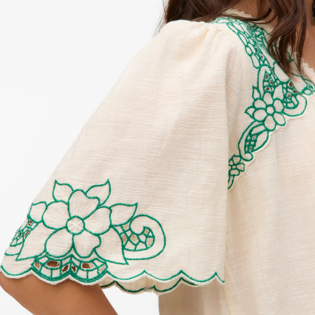 VERO MODA - BLUSE - BRIDGET 10326544 - BIRCH/BOSPHORUS EMBROIDERY