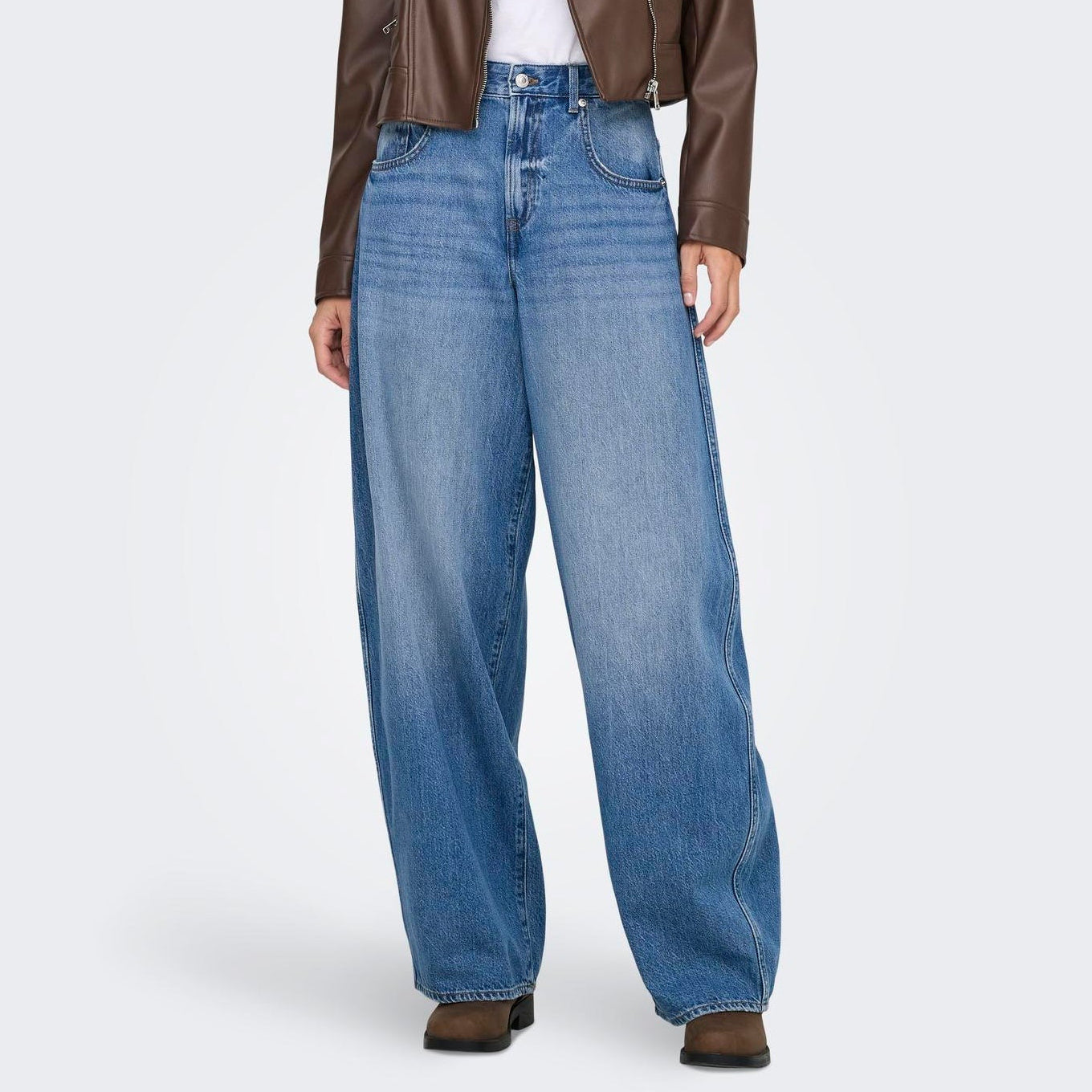 ONLY - JEANS - TAYLOR HW BARREL 15367620 - MEDIUM BLUE DENIM