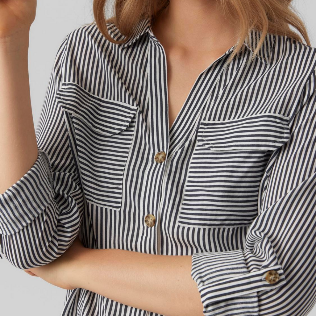 VERO MODA - SKJORTE - BUMPY 10275283 - SNOW WHITE/INDIA INK STRIPES