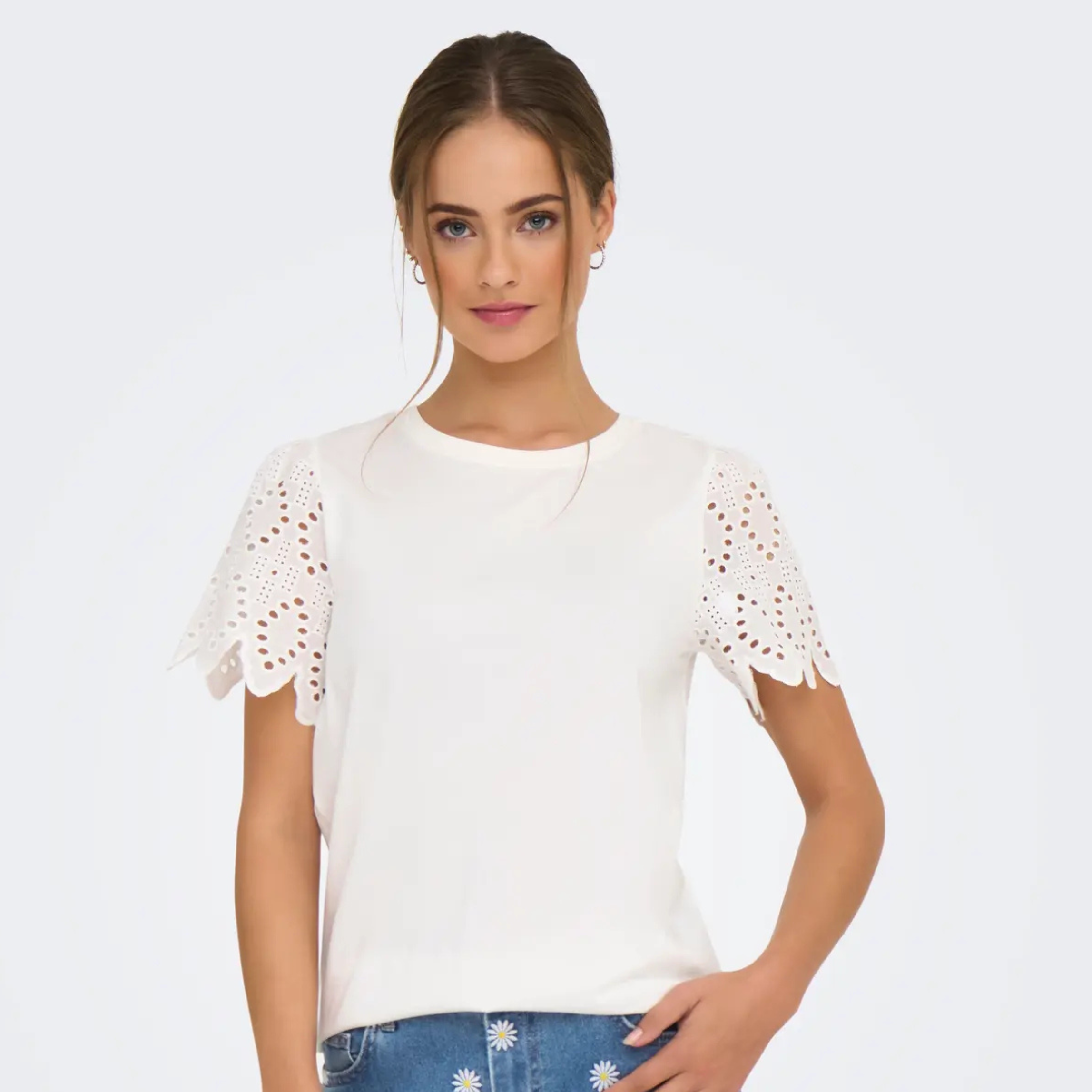 ONLY - T-SHIRT - EBBA 15324887 - CLOUD DANCER/RILLY FLOWERY