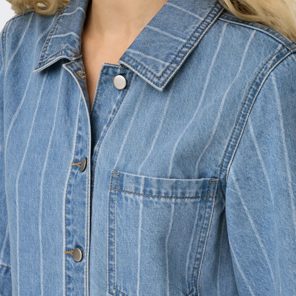 ONLY - DENIM KJOLE - ASTA 15355054 - LIGHT BLUE DENIM STRIPE