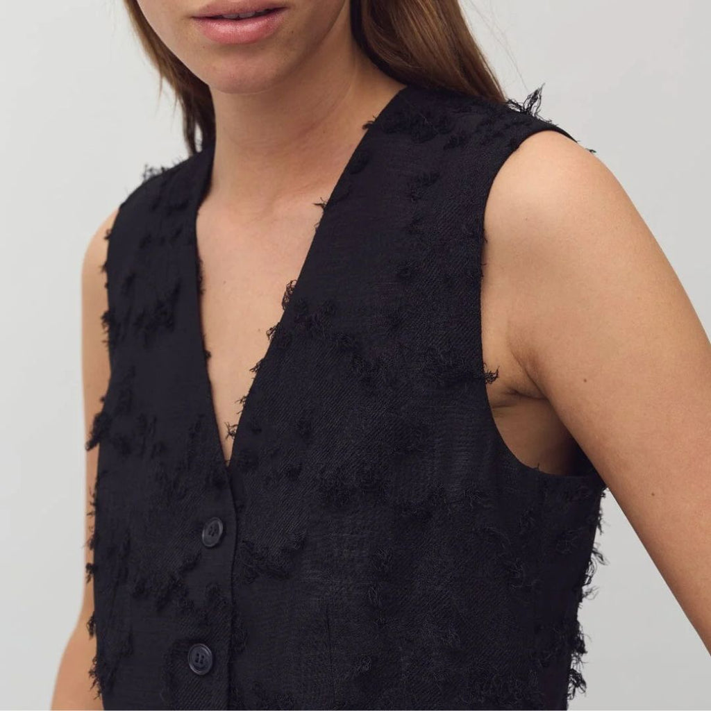 MBYM - VEST - MERYA 61910230 - SORT